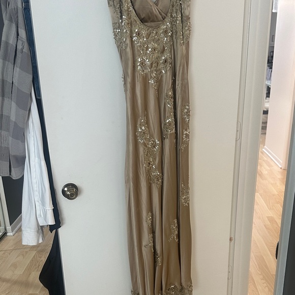 Elegant Sue Wong designer Gold Sequin Evening Dress with lace and slit up front. - Picture 2 of 8